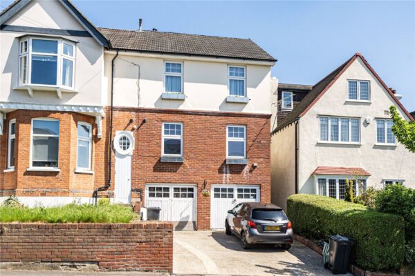 Grange Avenue, Woodford Green, IG8 9JT