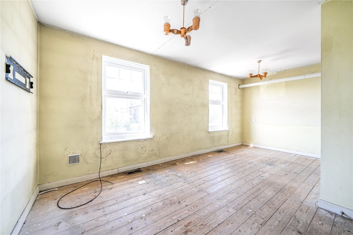 Grange Avenue, Woodford Green, IG8 9JT