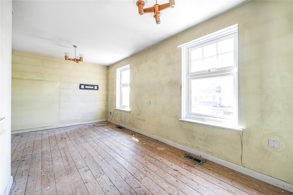 Grange Avenue, Woodford Green, IG8 9JT