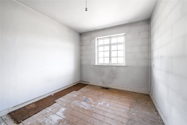 Grange Avenue, Woodford Green, IG8 9JT