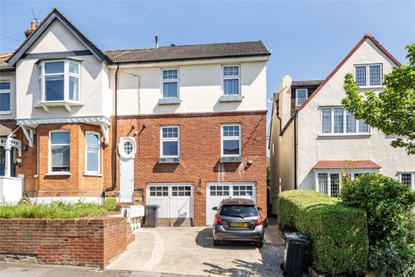 Grange Avenue, Woodford Green, IG8 9JT