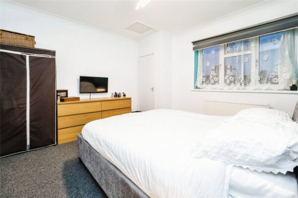 Morris Road, Romford, RM3