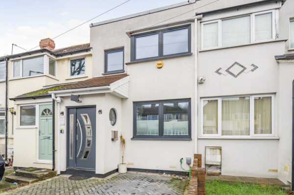Elm Park Avenue, Hornchurch, RM12 4SW