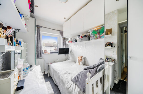 Elm Park Avenue, Hornchurch, RM12 4SW