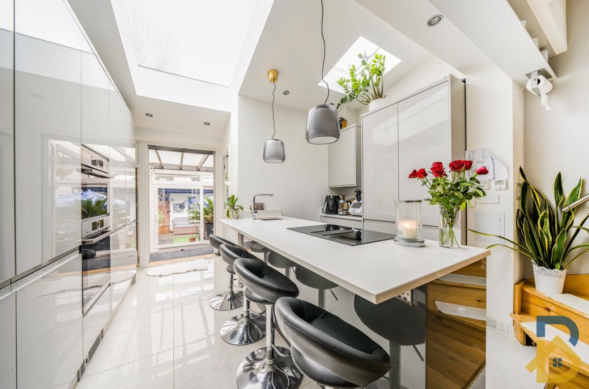 Elm Park Avenue, Hornchurch, RM12 4SW
