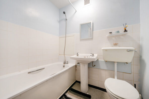 Victoria Road, London, E13 0AH