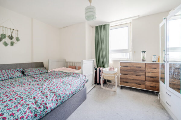 Victoria Road, London, E13 0AH