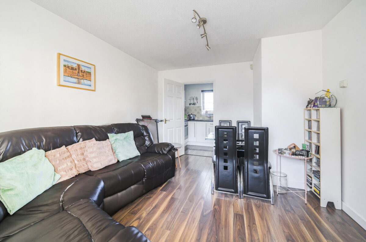 Heath Park Drive, Chadwell Heath, Romford, RM6 4FJ