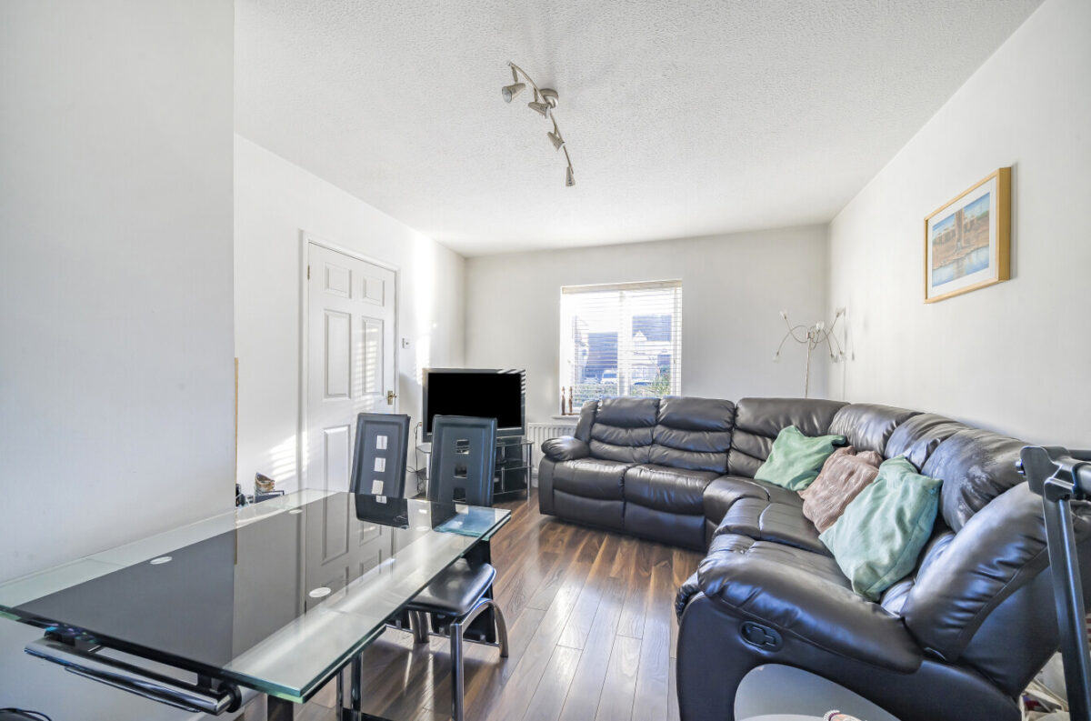 Heath Park Drive, Chadwell Heath, Romford, RM6 4FJ