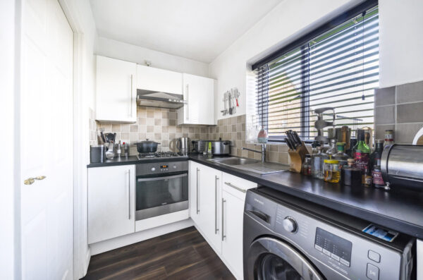 Heath Park Drive, Chadwell Heath, Romford, RM6 4FJ