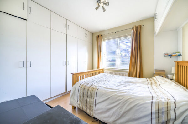 Heath Park Drive, Chadwell Heath, Romford, RM6 4FJ