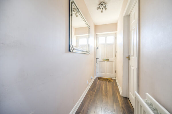 Heath Park Drive, Chadwell Heath, Romford, RM6 4FJ