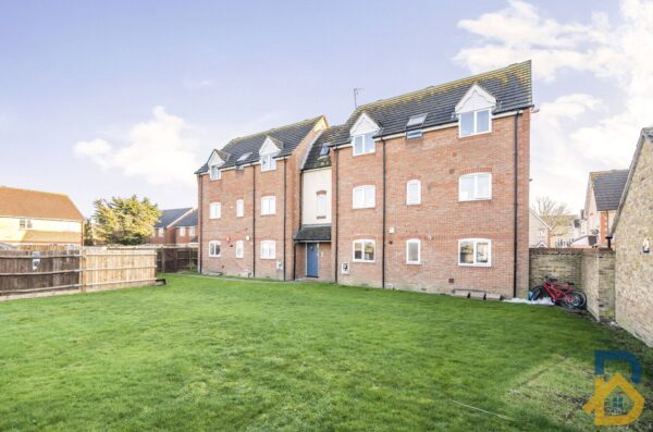 Heath Park Drive, Chadwell Heath, Romford, RM6 4FJ