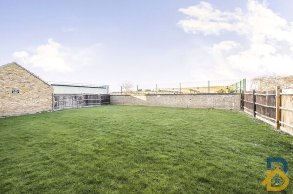 Heath Park Drive, Chadwell Heath, Romford, RM6 4FJ