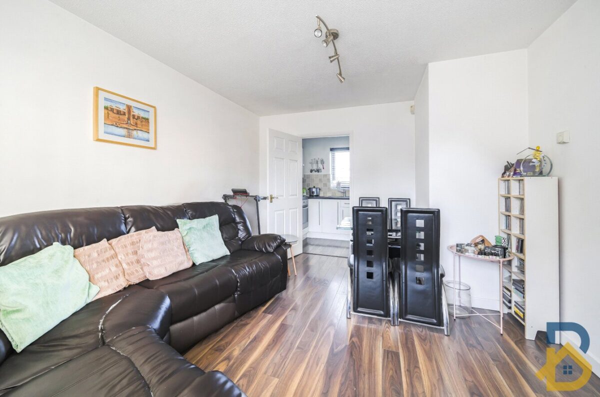 Heath Park Drive, Chadwell Heath, Romford, RM6 4FJ