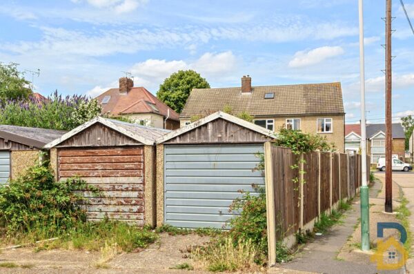 Birch Road, Romford, RM7 8ER
