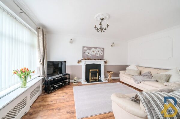 Tangmere Crescent, Hornchurch, RM12