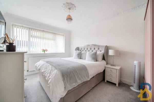 Tangmere Crescent, Hornchurch, RM12