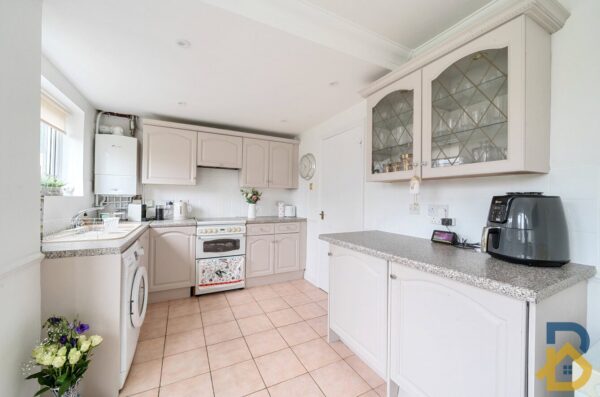 Tangmere Crescent, Hornchurch, RM12