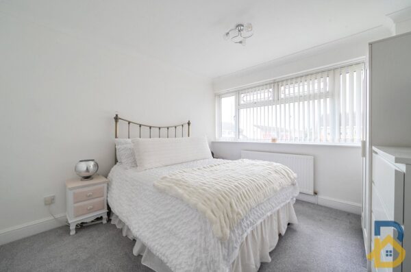 Tangmere Crescent, Hornchurch, RM12