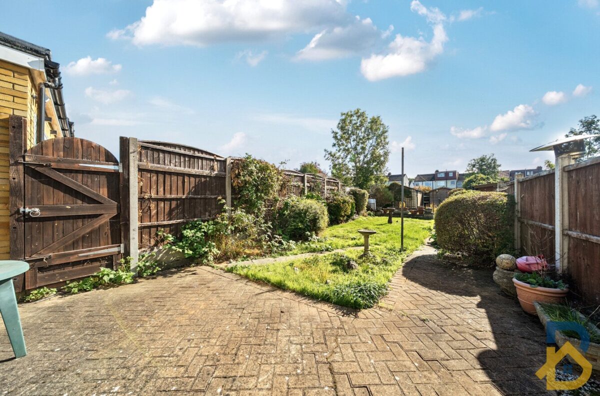 Primrose Glen, Hornchurch, RM11 2NL