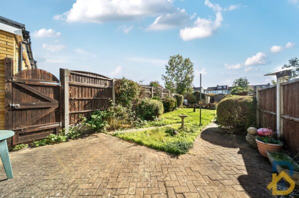 Primrose Glen, Hornchurch, RM11 2NL