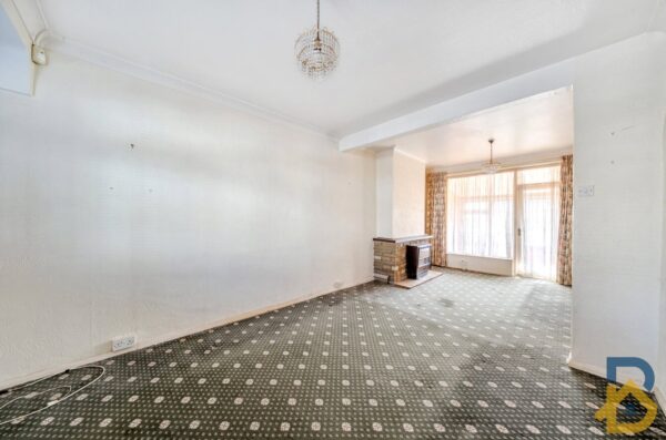 Primrose Glen, Hornchurch, RM11 2NL