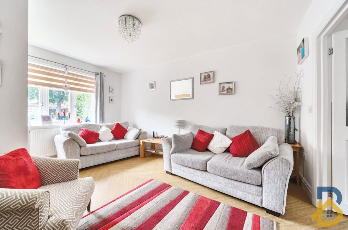 Cross Road, Mawneys, Romford, RM7 8DX