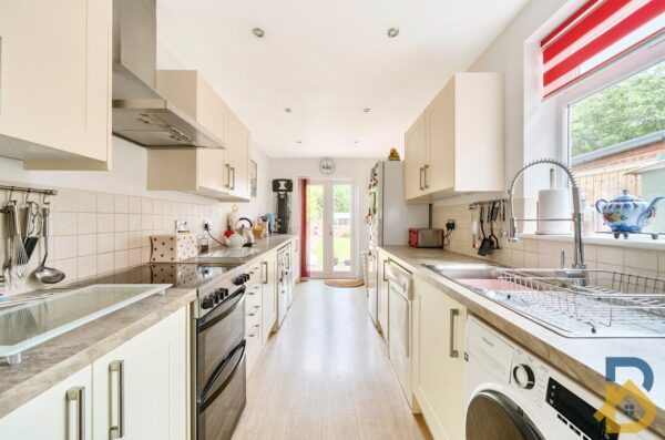 Cross Road, Mawneys, Romford, RM7 8DX