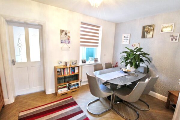 Cross Road, Mawneys, Romford, RM7 8DX
