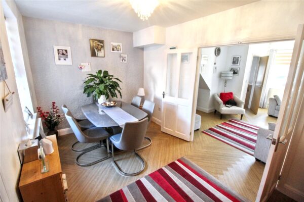 Cross Road, Mawneys, Romford, RM7 8DX