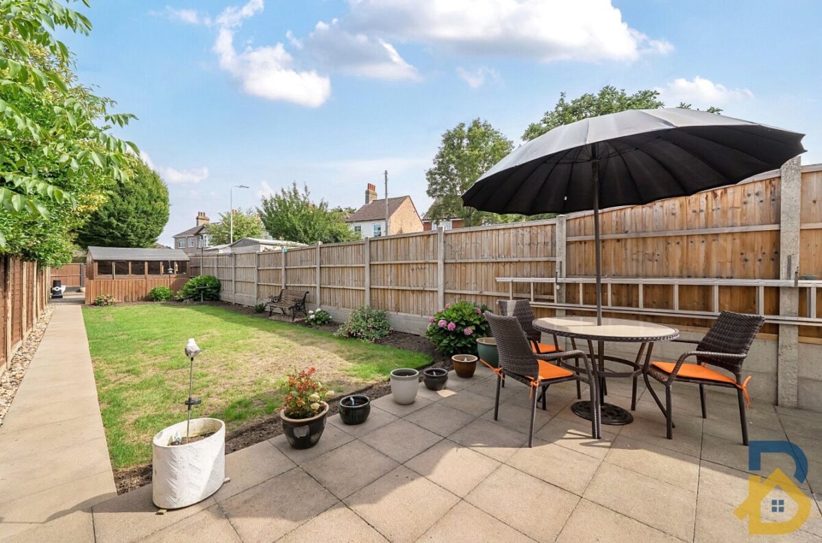Cross Road, Mawneys, Romford, RM7 8DX
