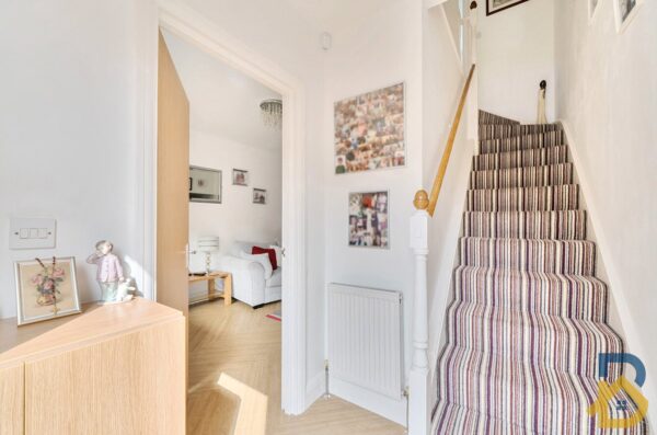 Cross Road, Mawneys, Romford, RM7 8DX