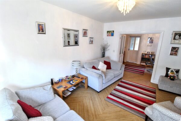 Cross Road, Mawneys, Romford, RM7 8DX