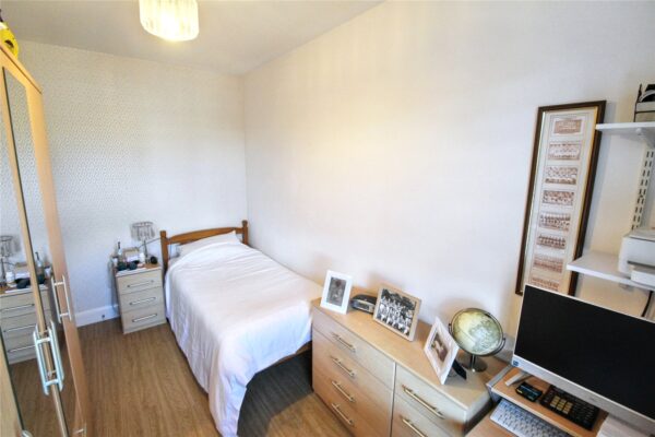 Cross Road, Mawneys, Romford, RM7 8DX