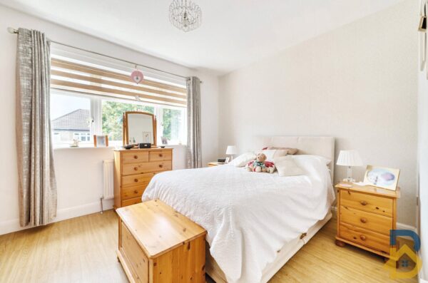 Cross Road, Mawneys, Romford, RM7 8DX