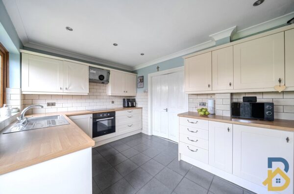 Laburnum Avenue, Hornchurch, RM12 4HA