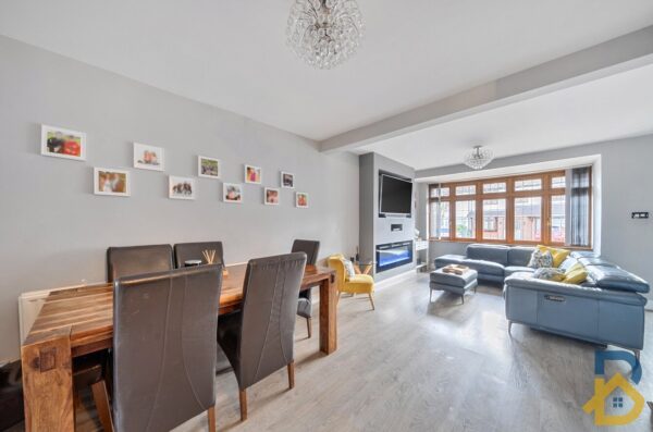 Laburnum Avenue, Hornchurch, RM12 4HA