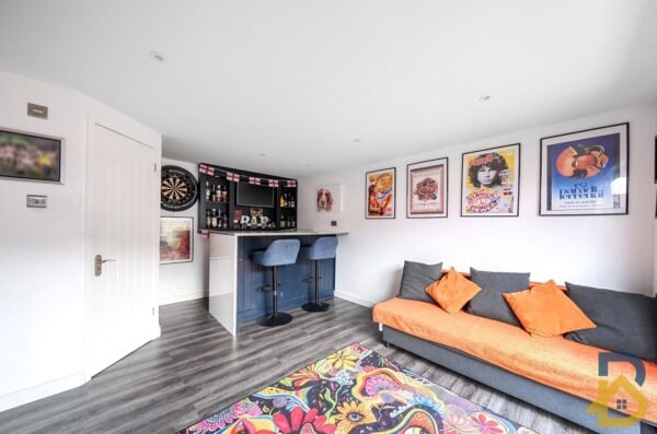 Laburnum Avenue, Hornchurch, RM12 4HA