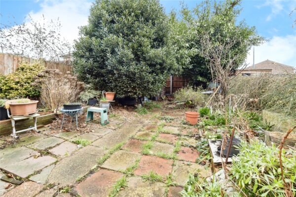 Valence Avenue, Dagenham, RM8 1TS