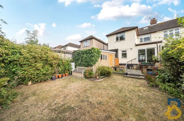 Warren Drive, Hornchurch, RM12 4QZ
