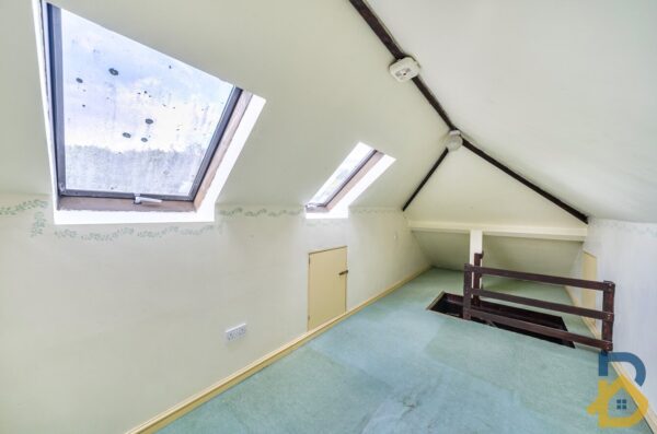 Warren Drive, Hornchurch, RM12 4QZ