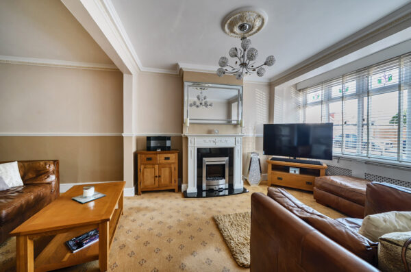 Birch Crescent, Hornchurch, RM11 2NW