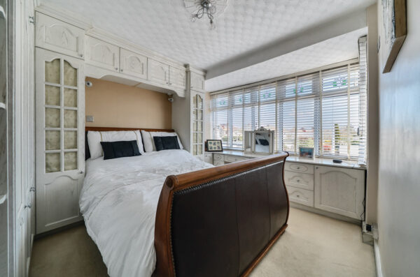 Birch Crescent, Hornchurch, RM11 2NW