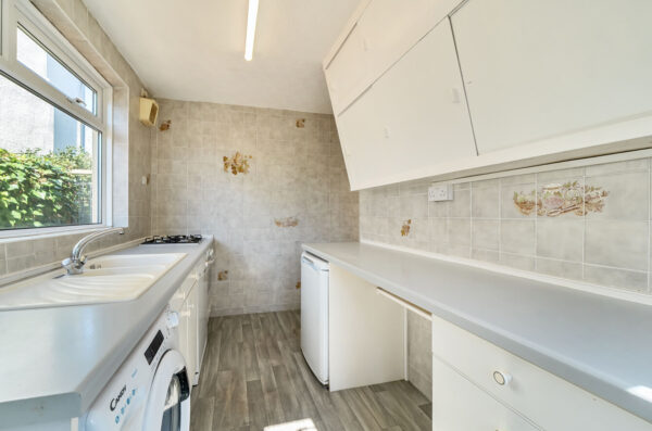 Avon Road, Upminster, RM14 1RF