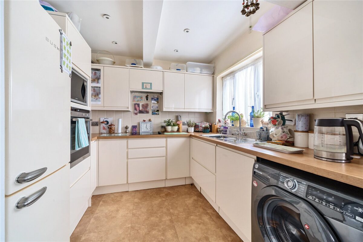 Windermere Avenue, Hornchurch, RM12 5EP