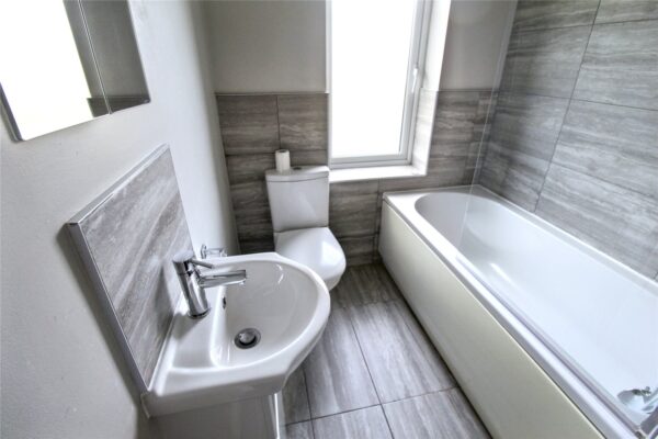 Ilchester Road, Dagenham, RM8 2YX