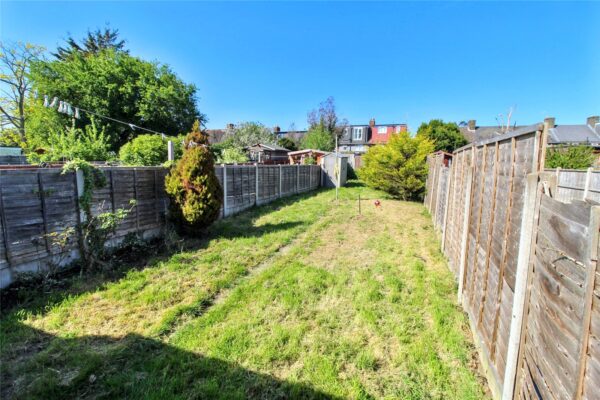 Ilchester Road, Dagenham, RM8 2YX