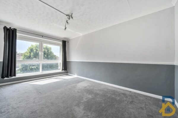 Salisbury Road, Dagenham, RM10 8TT