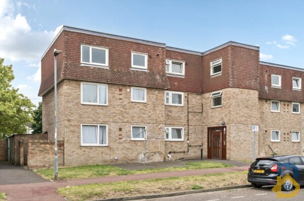 Salisbury Road, Dagenham, RM10 8TT